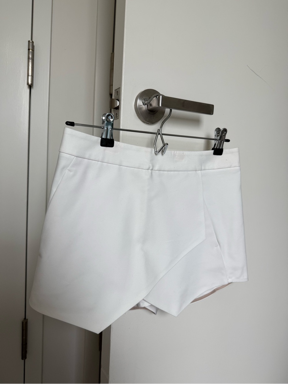 NWT Express White Wrap-Front Skort 2